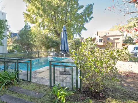 Casa en Venta con 4 cocheras