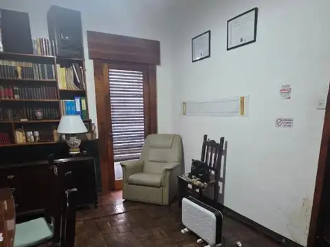 Hipolito Yrigoyen 5700, Piso 1