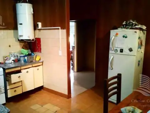Casa 4 ambientes con 2 baños