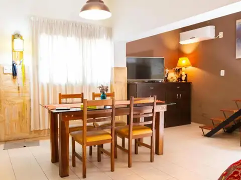 Casa 3 dormitorios  (Bremen al 900)