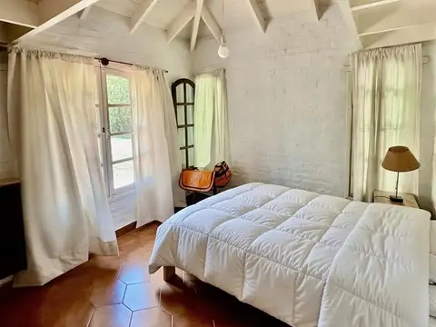 Casa 6 ambientes con 4 baños