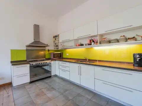 Espinosa 1400, Piso 1