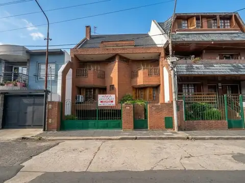 Chalet en Venta en Villa Sarmiento