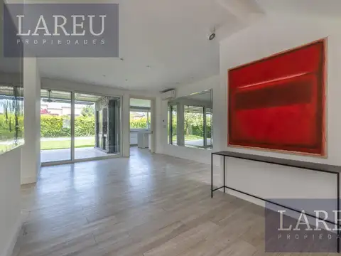 Casa 4 ambientes con 3 baños