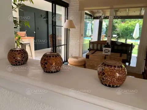 Casa 5 ambientes con 3 baños