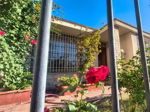 Casa en Venta en Godoy Cruz, USD 94.000