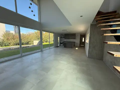 Casa en Alquiler 1 año