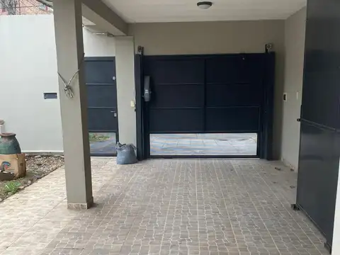 Casa en Alquiler en Villa Ballester, $ 1.200.000