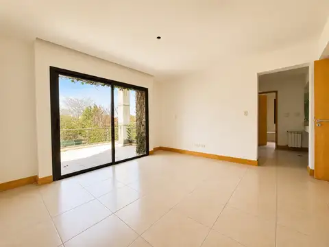 Casa 7 ambientes con 4 baños
