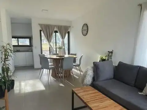 CASA 3 DORMITORIOS TEJAS 4, MALAGUEÑO