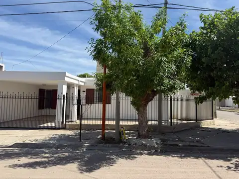 Casa en venta en Cruz del Eje apta a credito