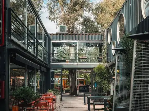 Local En Alquiler Complejo "quo"