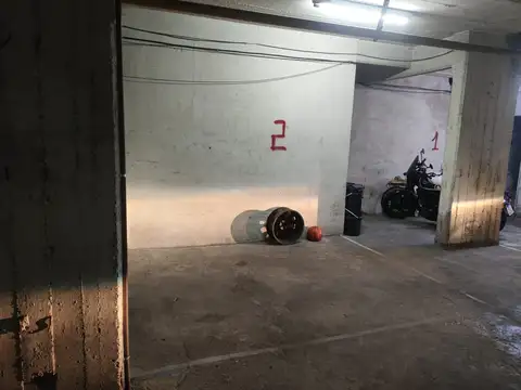 Cochera cubierta en Olivos en Venta