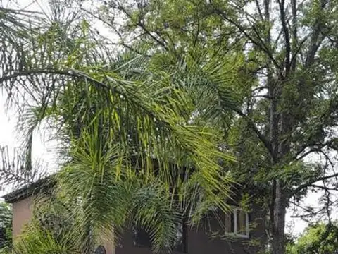 Casa 13 ambientes con 10 baños