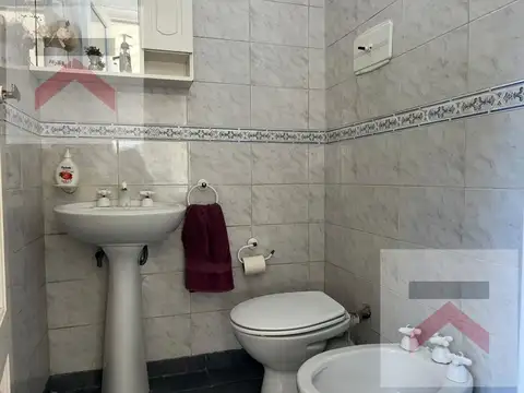 Casa en Venta de 7amb, 4 Dorm. con Parque, Pileta y parrilla sobre lote de 536mt2.