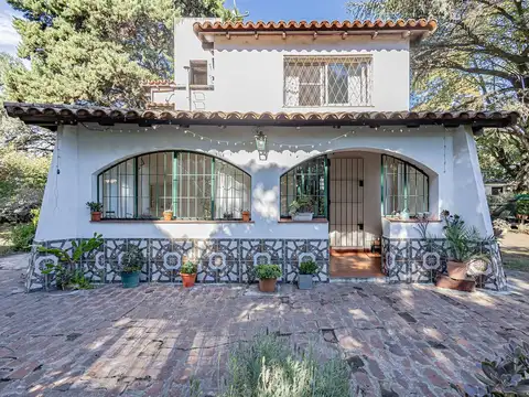 VENTA CASA QUINTA + PISCINA + PARQUE + DEPTO MERLO