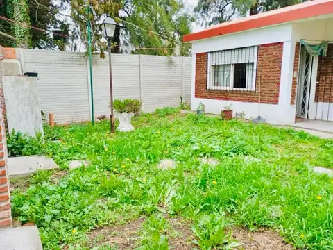 Casa en Alquiler con 1 cochera