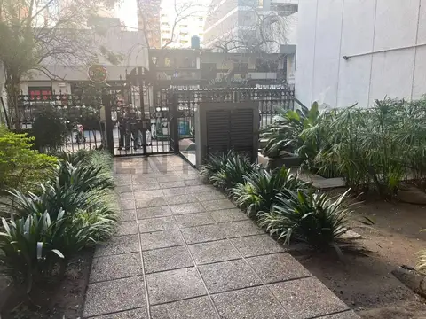 estrada 100, Piso 0