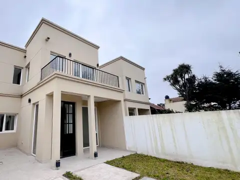 (RETASADO) VENTA | CASA A ESTRENAR DE 4 AMBIENTES | CONSTITUCION | APTO CREDITO