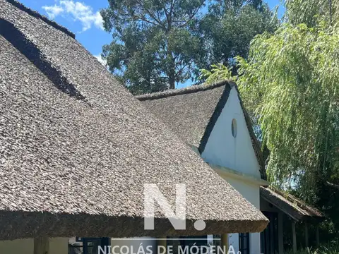 Amplia casa a la venta en Punta del Este de 6 dormitorios en el Tesoro a 200 mts de ruta 10