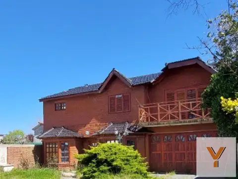 Casa en venta - 4 Dormitorios 2 Baños - Mar del Tuyú