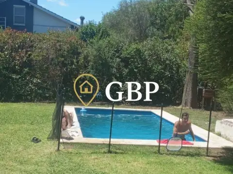 Casa en Venta con 2 cocheras