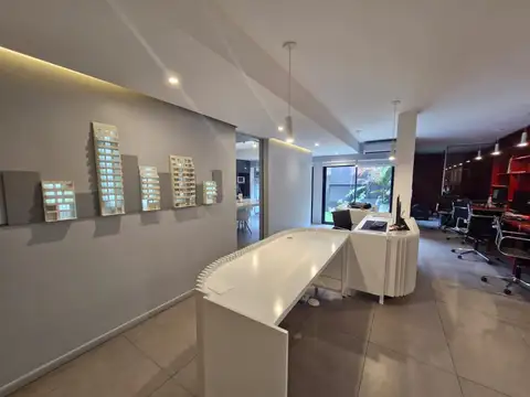 Excelente Oficina de 113 m2. a metros Av. Pedro Goyena