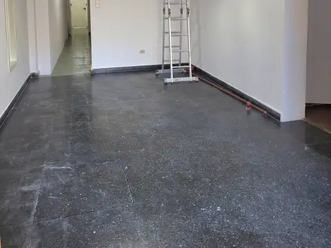 Casa en alquiler en Zárate, con 2/3 dormitorios, zona céntrica.