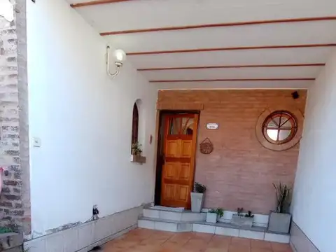 VENTA TRIPLEX 4 o 5 AMBIENTES SAN MIGUEL con patio apto cred