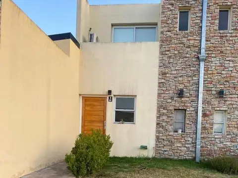 CASA 3 AMBIENTES EN VENTA MONTE GRANDE LOS ROBLES