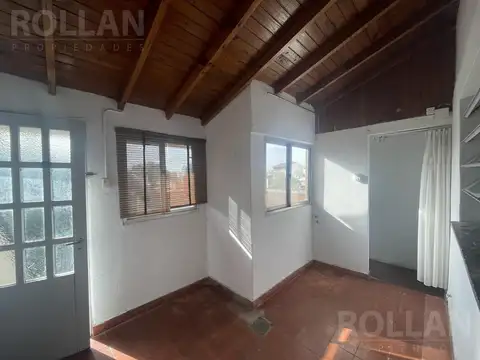 Depto Tipo Casa en Alquiler en Villa Adelina, $ 700.000