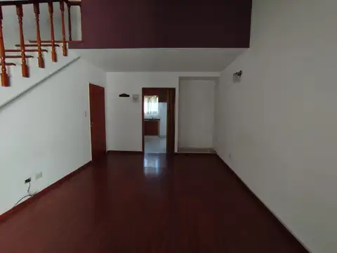 Depto Tipo Casa en Alquiler de 1 dormitorio