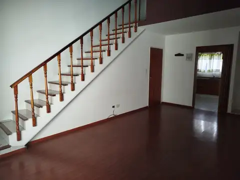 Depto Tipo Casa 2 ambientes con 1 baño