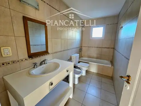 VENTA DE CASA EN COUNTRY BANCO PROVINCIA CON 4 HABITACIONES