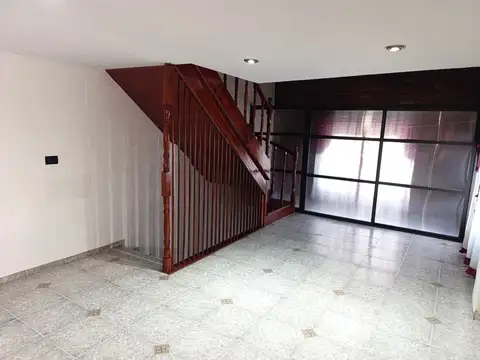 Depto Tipo Casa en Alquiler en Moreno, $ 750.000