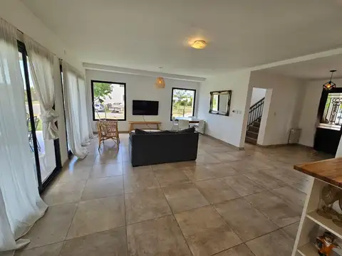 Casa en Alquiler al Este