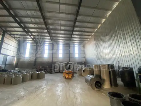 Galpon en Venta 46  mts Fondo