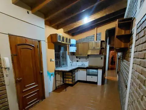 Casa más Departamento, Villa Hipodromo, 5 Dorm, 3 Baños, 2 Cocheras, Piscina