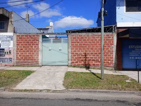 Lote en venta con cochera funcionando San Martin