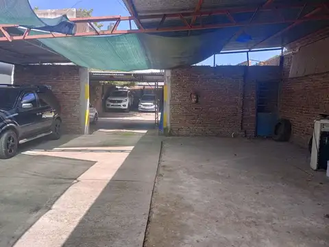 Lote en venta con cochera funcionando San Martin
