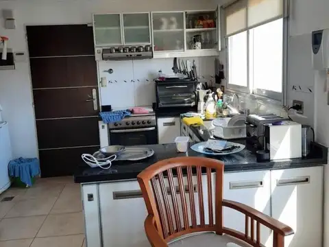 SEMIPISO DE TRES AMBIENTES CON COCHERA CONSULTE FINANCIACION