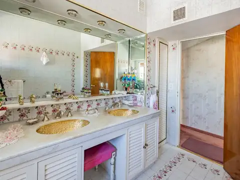 VENTA DEPARTAMENTO 5 AMBIENTES, AVELLANEDA