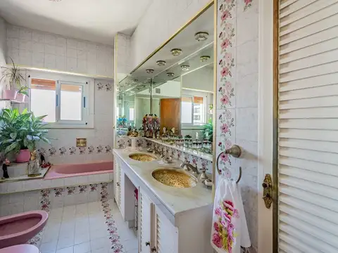 Departamento 5 ambientes con 4 baños