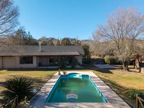 Casa en Venta con 2 cocheras