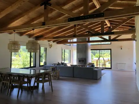 (065) LAGO PUELO Casa PREMIUM de 341mts2, con 1000 m2 de terreno en Villa del Lago