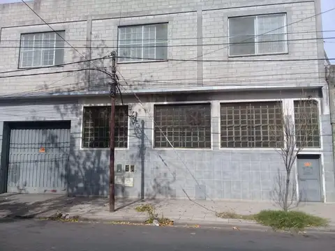 Venta Galpón 1200 m2 cubiertos en Caseros