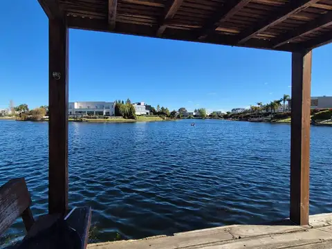 Casa en Venta con 6 cocheras