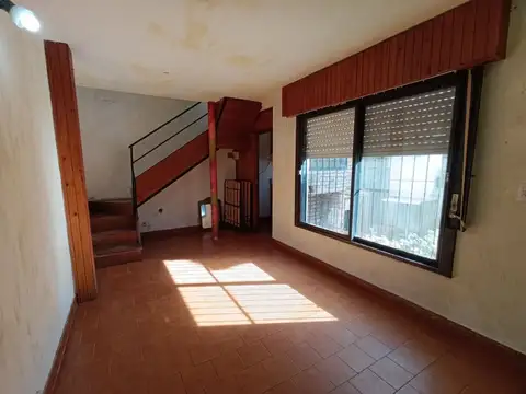 Depto Tipo Casa en Venta con 1 cocheras