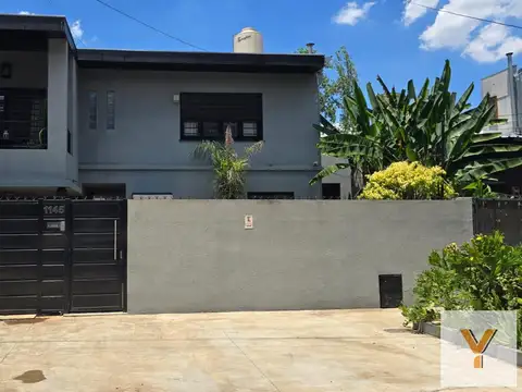 Casa en venta - 3 Dormitorios 2 Baños - San Isidro