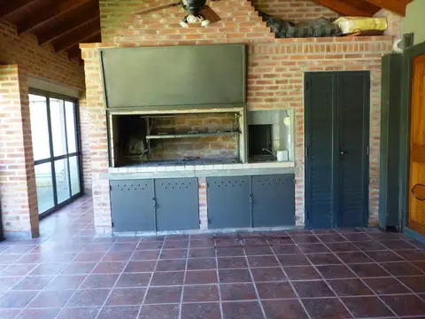VENTA QUINTA, EN BARRIO ESTUDIANTES DE MERCEDES B.